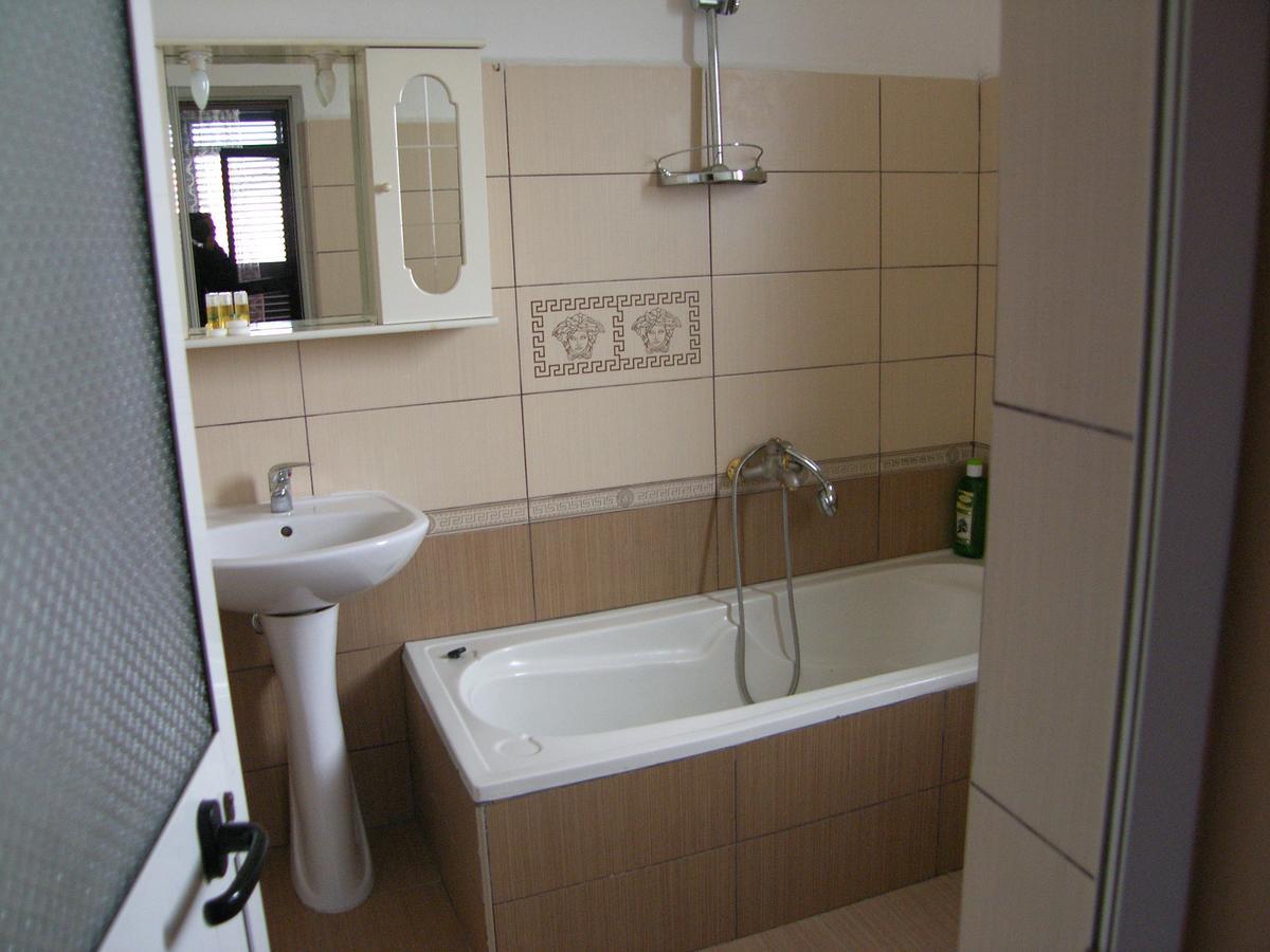 Shkodra Hotel Экстерьер фото