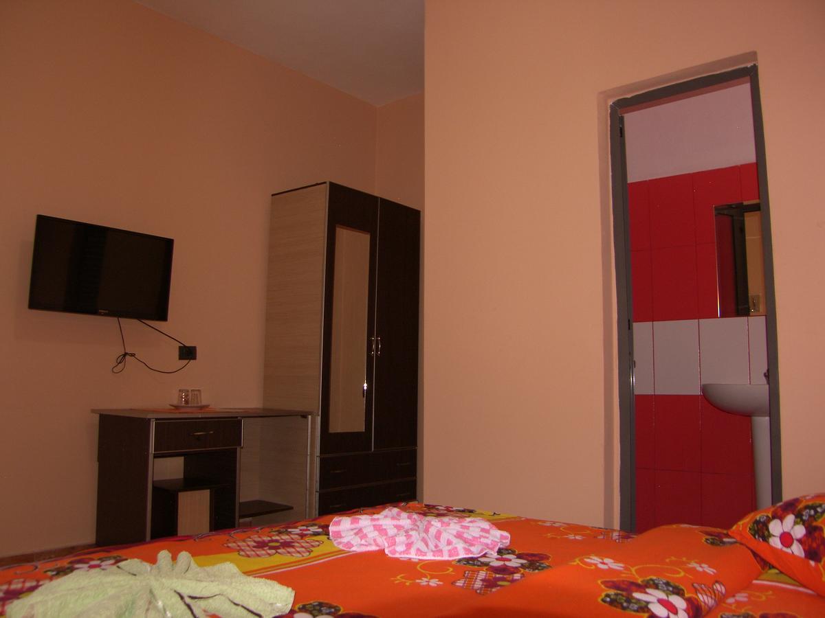 Shkodra Hotel Экстерьер фото
