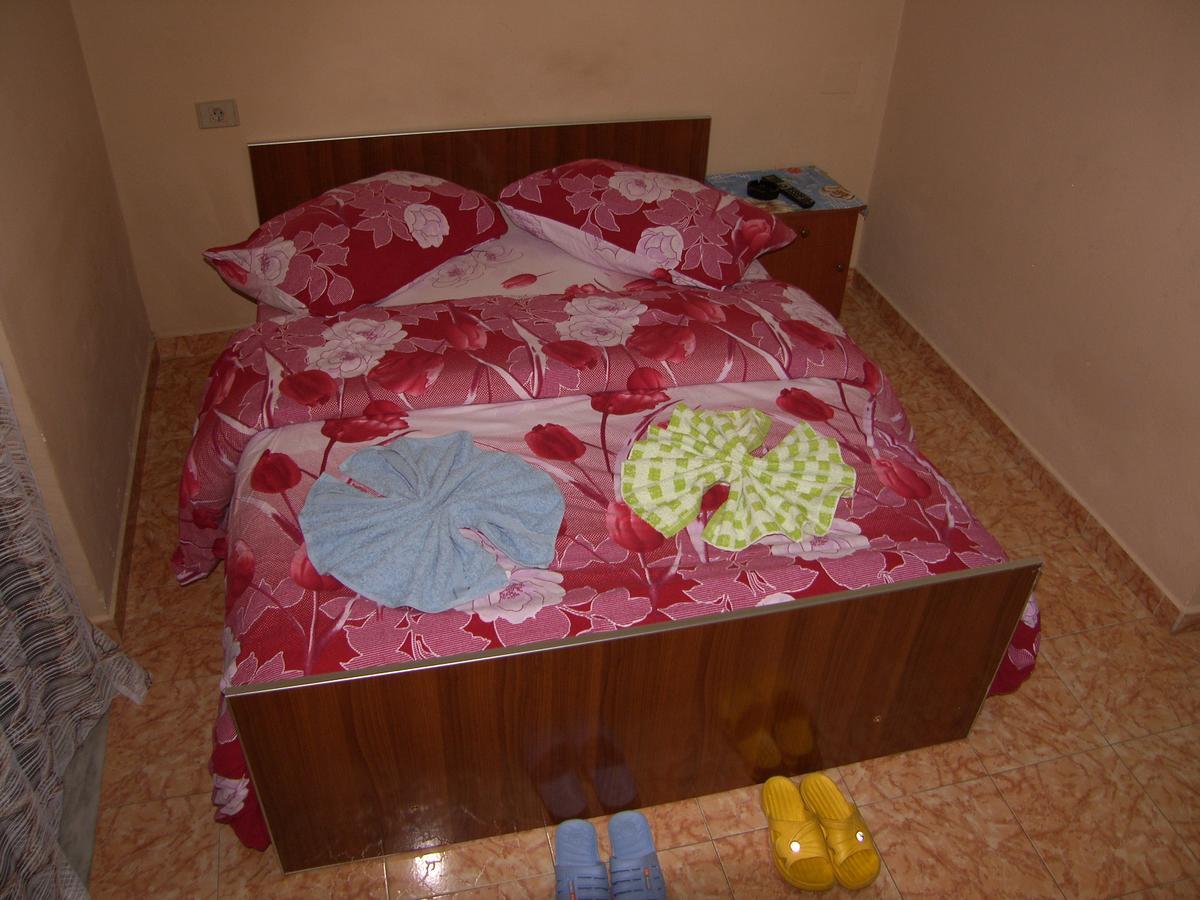 Shkodra Hotel Экстерьер фото
