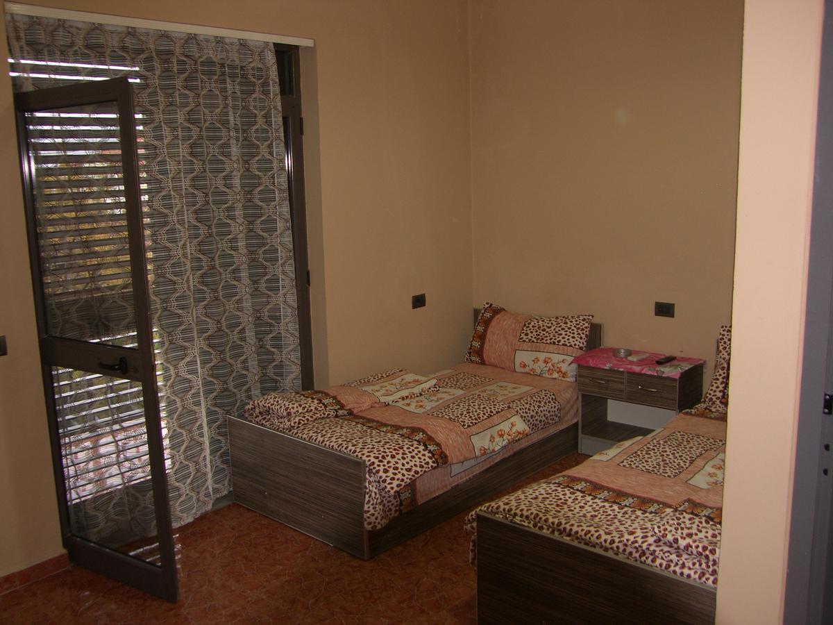 Shkodra Hotel Экстерьер фото