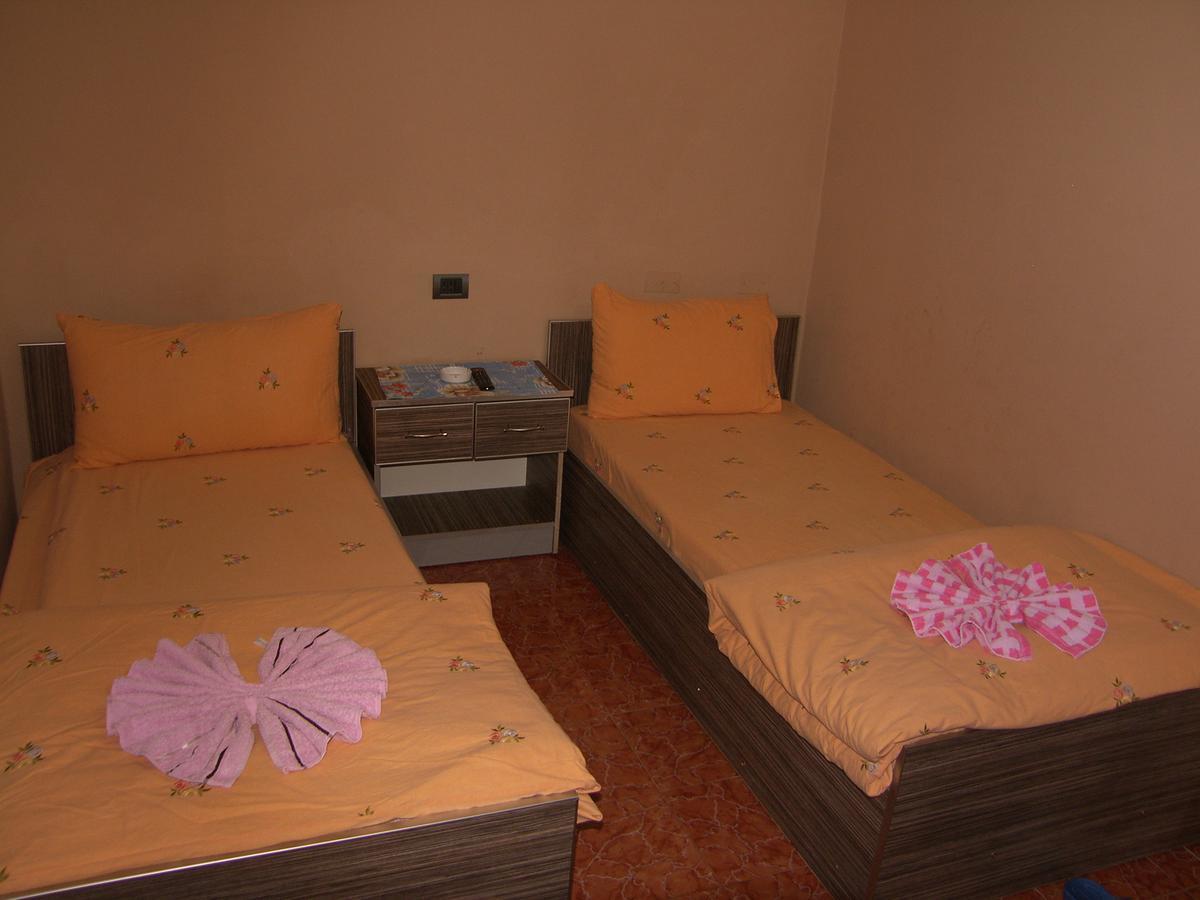 Shkodra Hotel Экстерьер фото