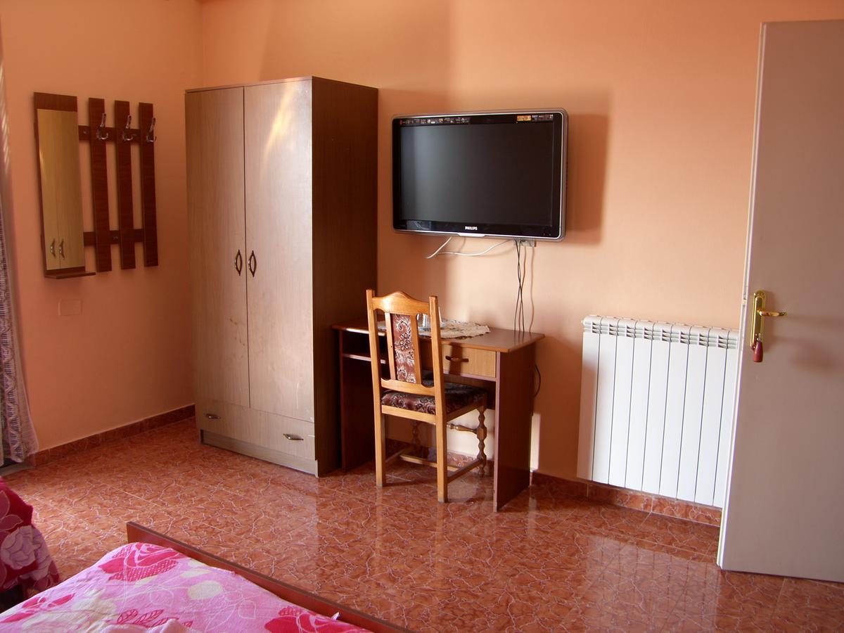Shkodra Hotel Экстерьер фото